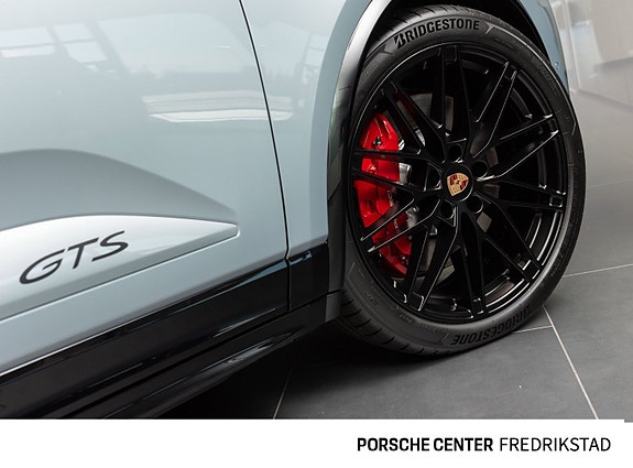 Porsche Macan 14 of 30