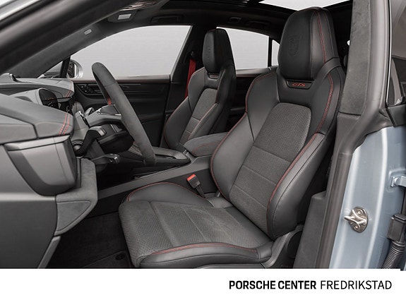 Porsche Macan 28 of 30