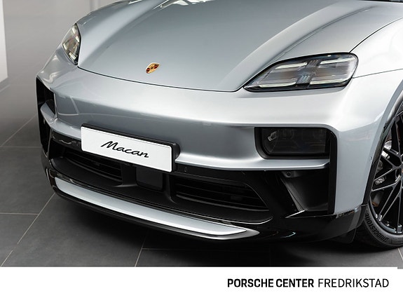 Porsche Macan 6 of 30