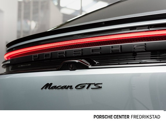 Porsche Macan 11 of 30