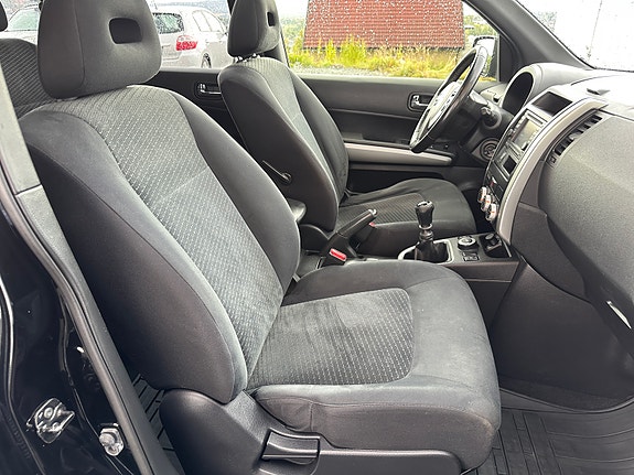 Nissan X-Trail 21 of 30