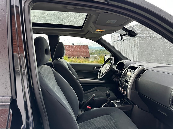 Nissan X-Trail 22 of 30