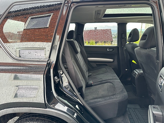 Nissan X-Trail 27 of 30
