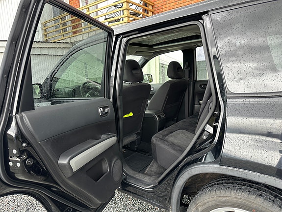 Nissan X-Trail 23 of 30