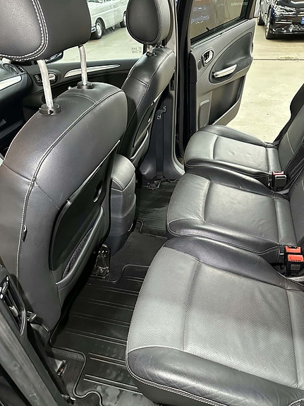 Ford S-MAX 20 of 30