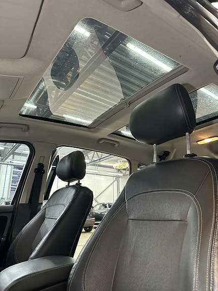 Ford S-MAX 28 of 30