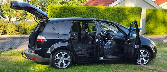 Ford S-MAX 11 of 30