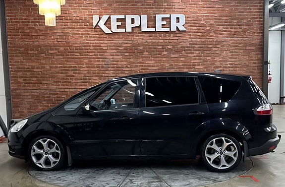 Ford S-MAX 7 of 30