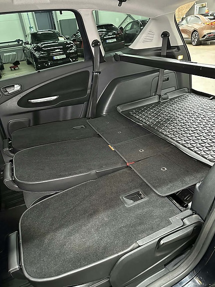 Ford S-MAX 13 of 30