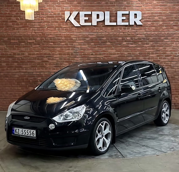 Ford S-MAX 8 of 30