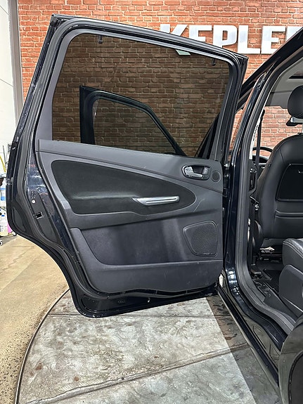 Ford S-MAX 23 of 30