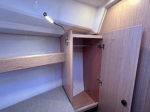 BAVARIA CRUISER 34 STYLE - 3 lugarer, rullemast, gode seil, autopilot, radar ++ 29 of 30