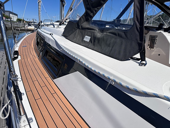 BAVARIA CRUISER 34 STYLE - 3 lugarer, rullemast, gode seil, autopilot, radar ++ 15 of 30