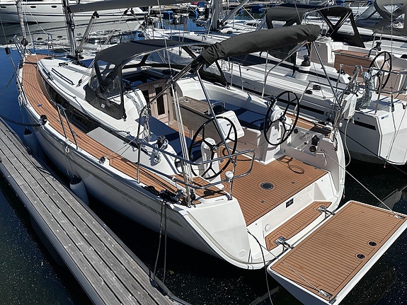 BAVARIA CRUISER 34 STYLE - 3 lugarer, rullemast, gode seil, autopilot, radar ++ 3 of 30