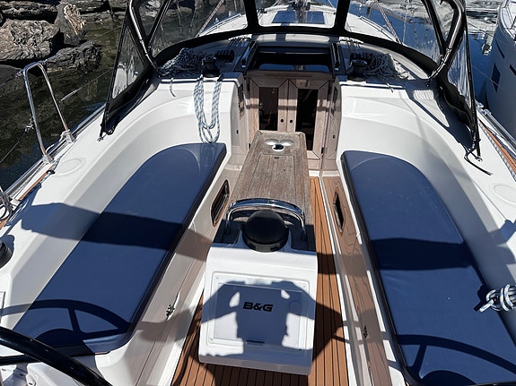 BAVARIA CRUISER 34 STYLE - 3 lugarer, rullemast, gode seil, autopilot, radar ++ 12 of 30