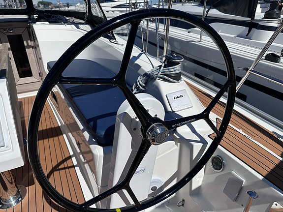 BAVARIA CRUISER 34 STYLE - 3 lugarer, rullemast, gode seil, autopilot, radar ++ 8 of 30