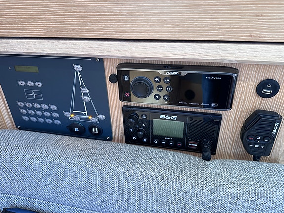 BAVARIA CRUISER 34 STYLE - 3 lugarer, rullemast, gode seil, autopilot, radar ++ 26 of 30