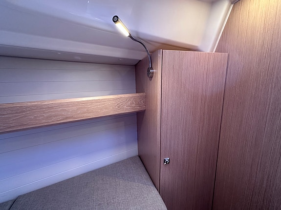 BAVARIA CRUISER 34 STYLE - 3 lugarer, rullemast, gode seil, autopilot, radar ++ 28 of 30