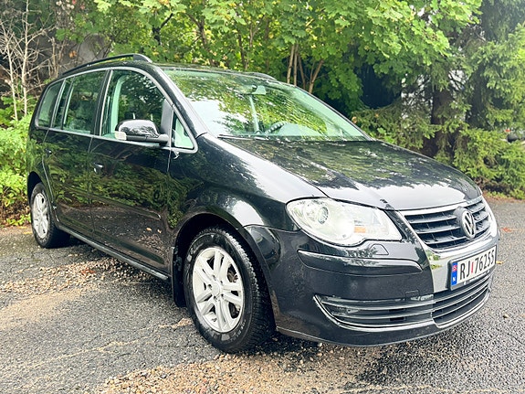 Volkswagen Touran 7 of 30