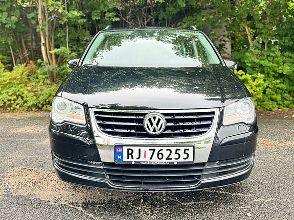 Volkswagen Touran 3 of 30