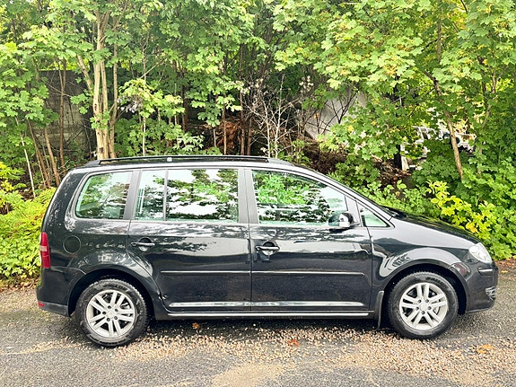 Volkswagen Touran 19 of 30