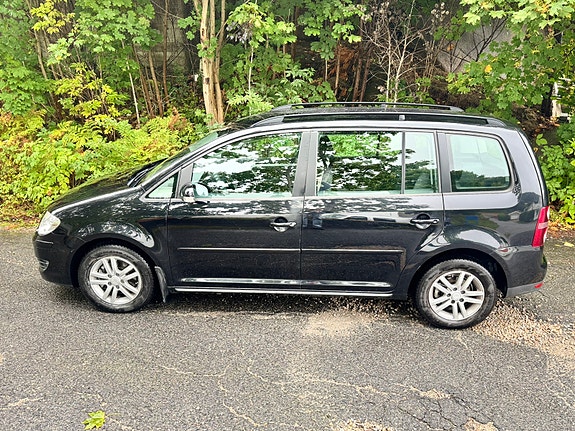Volkswagen Touran 10 of 30