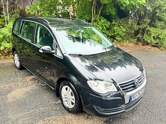 Volkswagen Touran 6 of 30