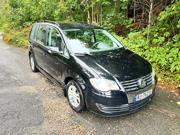 Volkswagen Touran 22 of 30