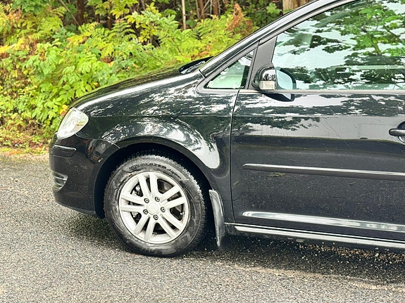 Volkswagen Touran 13 of 30