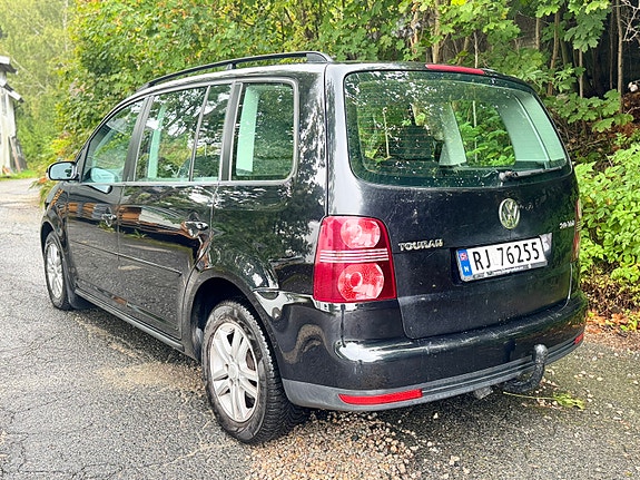Volkswagen Touran 17 of 30