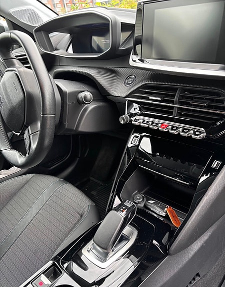 Peugeot 208 5 of 6