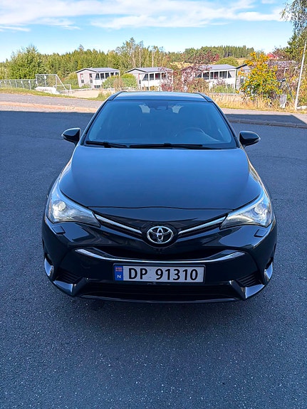 Toyota Avensis 2 of 21