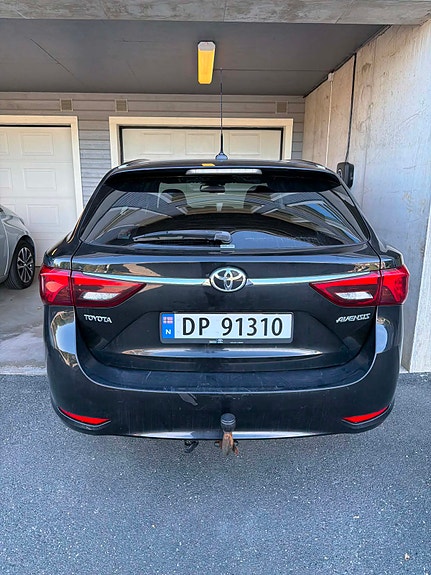 Toyota Avensis 10 of 21