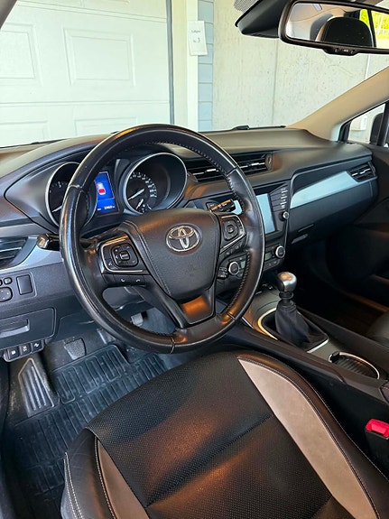 Toyota Avensis 18 of 21