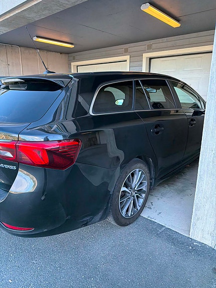 Toyota Avensis 9 of 21
