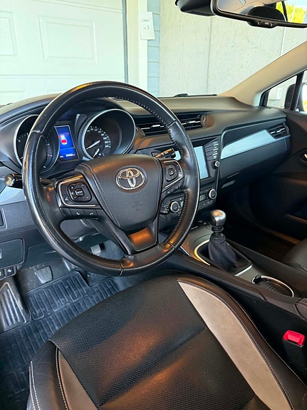 Toyota Avensis 14 of 21