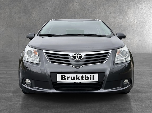 Toyota Avensis 9 of 30