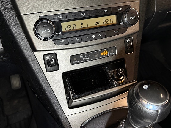 Toyota Avensis 24 of 30