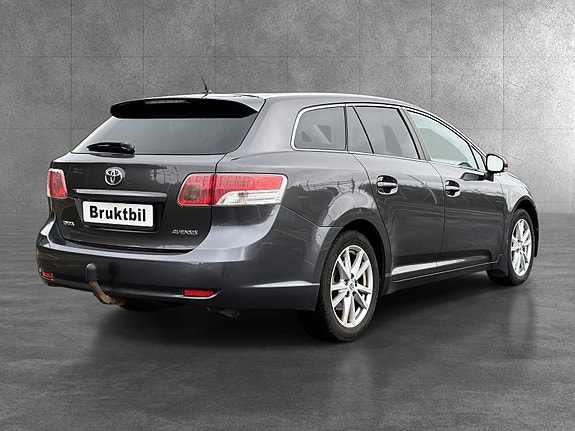 Toyota Avensis 3 of 30