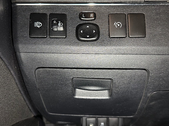 Toyota Avensis 13 of 30