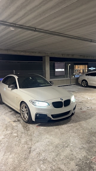 BMW 220i 6 of 17