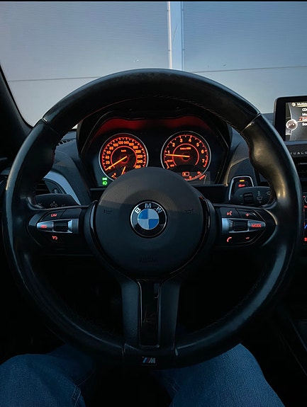 BMW 220i 14 of 17
