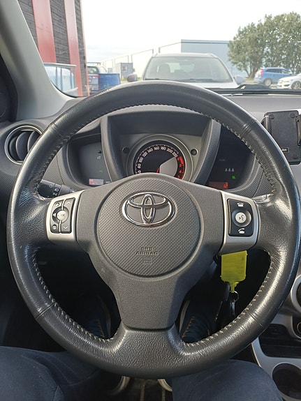 Toyota Urban Cruiser 13 of 21