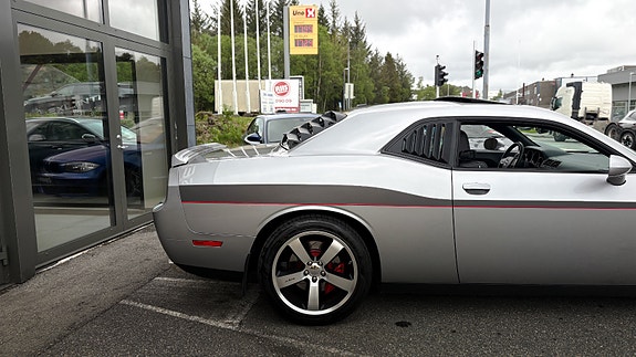 Dodge Challenger 9 of 30