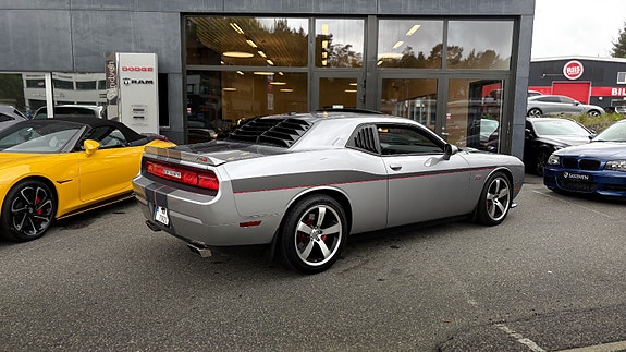 Dodge Challenger 14 of 30