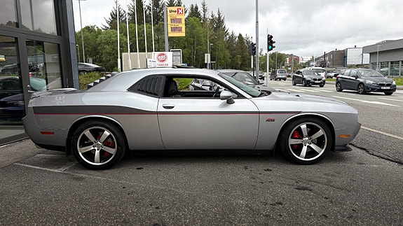 Dodge Challenger 8 of 30