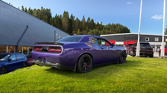 Dodge Challenger 14 of 30