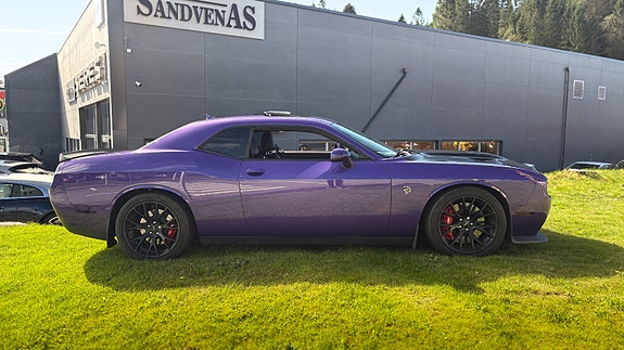 Dodge Challenger 9 of 30