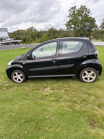 Toyota Aygo 7 of 17