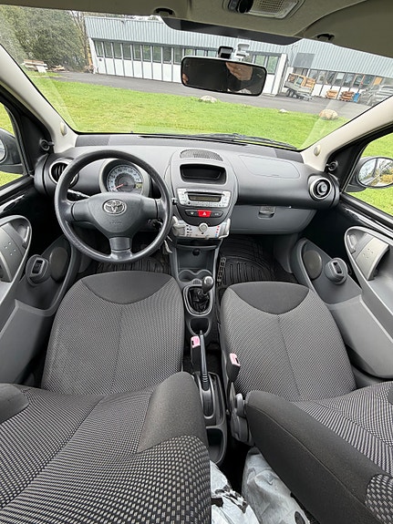 Toyota Aygo 10 of 17